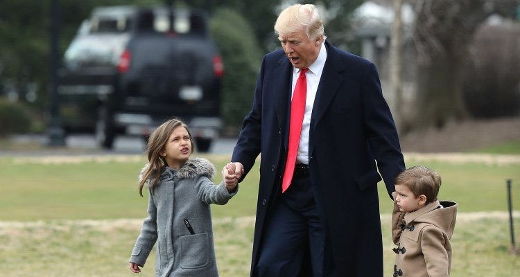 chau Donald Trump anh 2