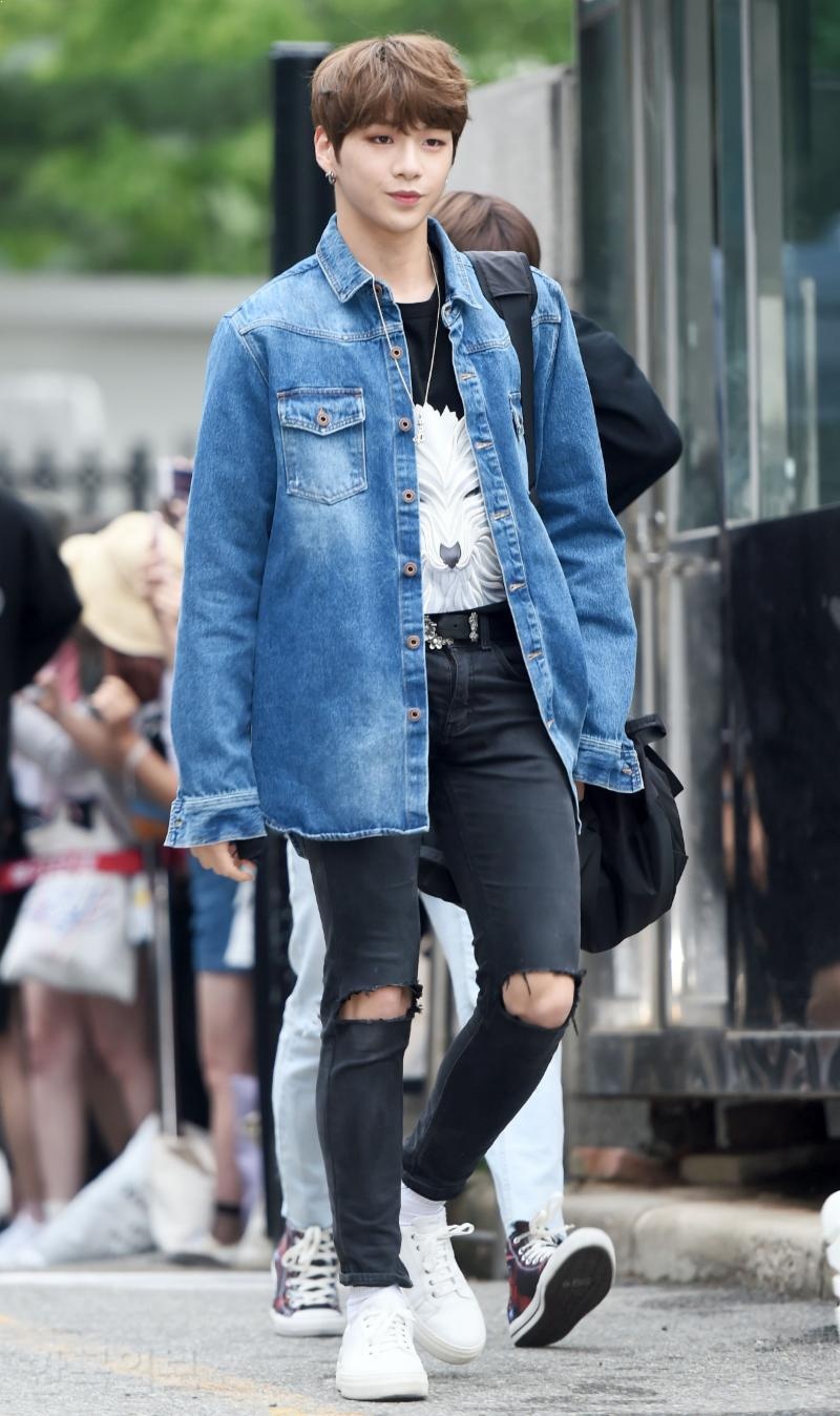 thời trang hè của Kang Daniel ảnh 5 thoi trang he cua Kang Daniel anh 5
