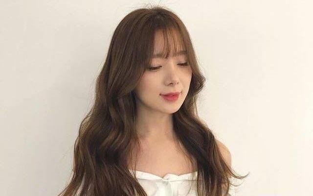 3 cach lam xoan tai nha cho nhung co nang so bi hong toc hinh anh