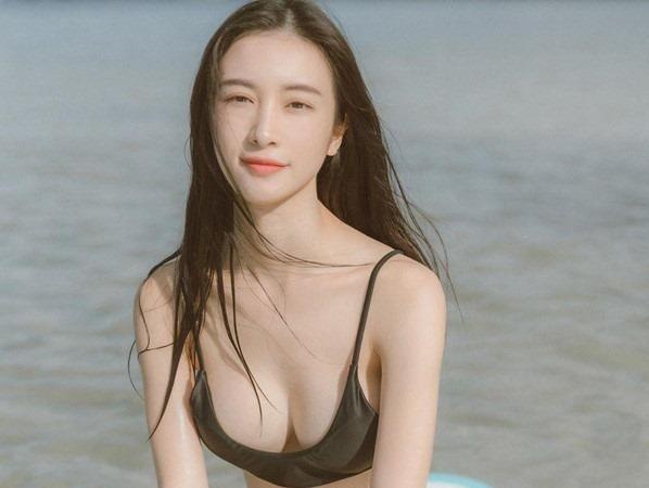 Sao Viet dien bikini: Quynh Anh Shyn bi che di, Jun Vu dep diu dang hinh anh