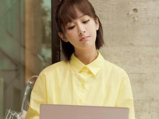 Nu chinh 'Ca muc ham mat' di giay Air Jordan trong phim hinh anh