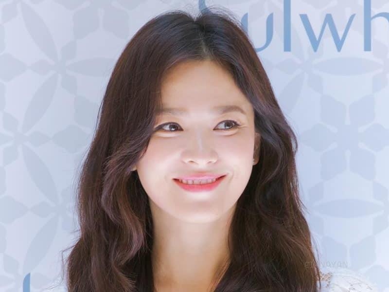 Song Hye Kyo xinh dep tham du trien lam chau bau hinh anh