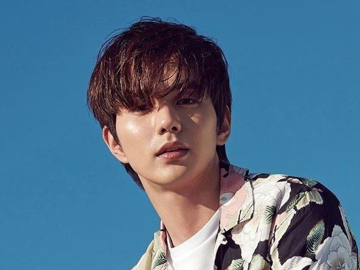 Yoo Seung Ho banh bao trong bo anh o troi Tay hinh anh