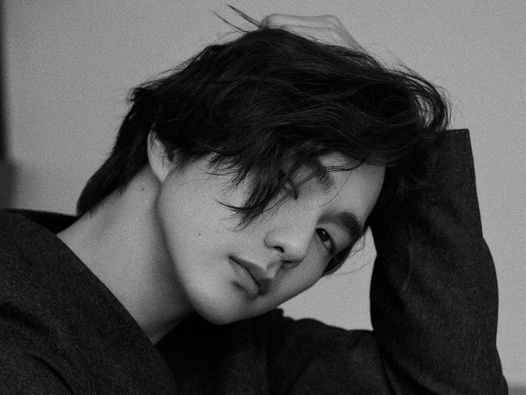 Yoo Seung Ho an mac don gian van du lang tu, khien fan nu me man hinh anh