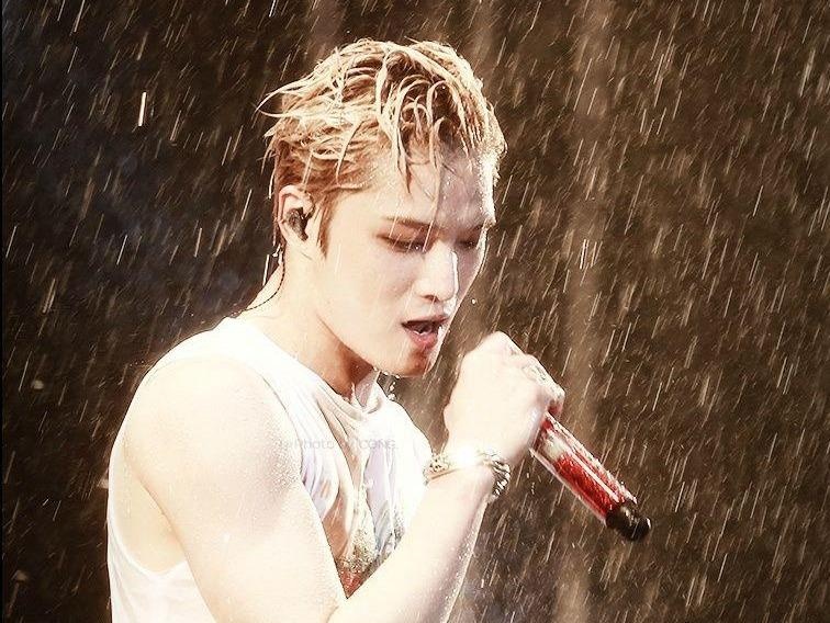 Kim Jaejoong mac don gian moi lan sang Viet Nam van du 'hut hon' fan hinh anh