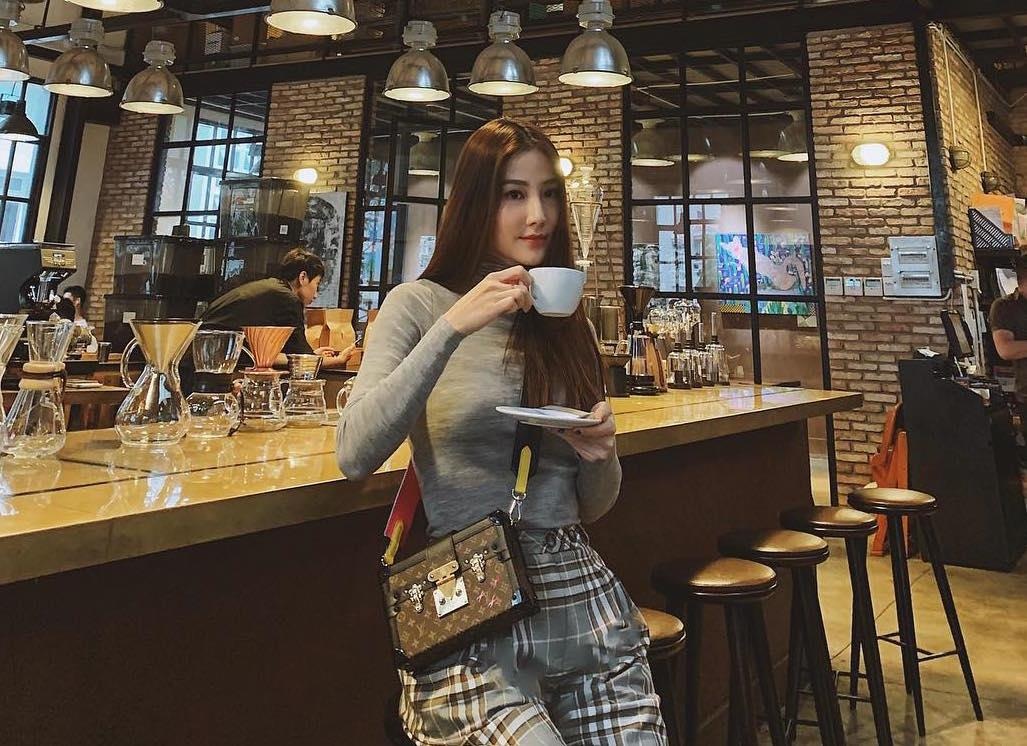 Diem My 9X dung hang hieu anh 1