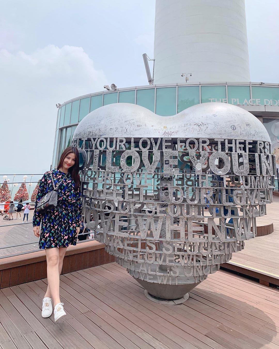 Diem My 9X dung hang hieu anh 4