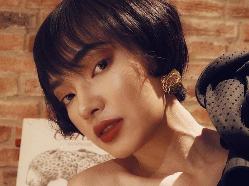 Chau Bui doi kieu toc moi lien tuc hinh anh