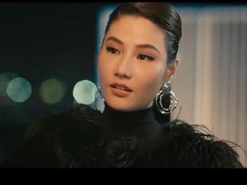 Diem My 9X sang chanh khi dien ca cay den hinh anh