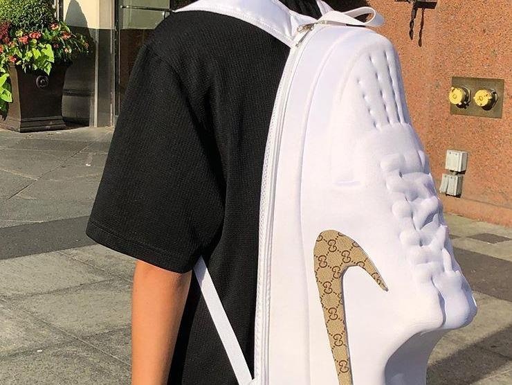 Dan mang xon xao ve chiec balo co kieu dang y nhu doi giay hinh anh