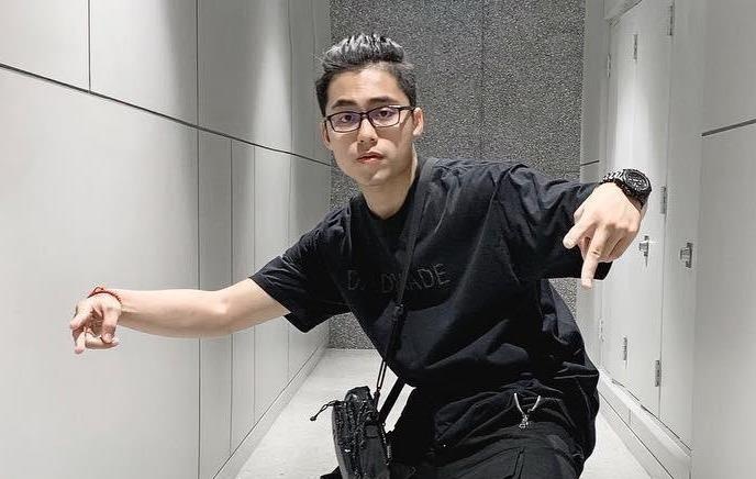 'Sam soi' gu thoi trang sanh dieu cua em trai Son Tung M-TP hinh anh