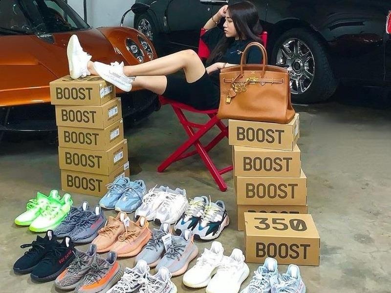 Con gai Minh Nhua so huu chuc doi giay hiem, xach tui 350 trieu dong hinh anh