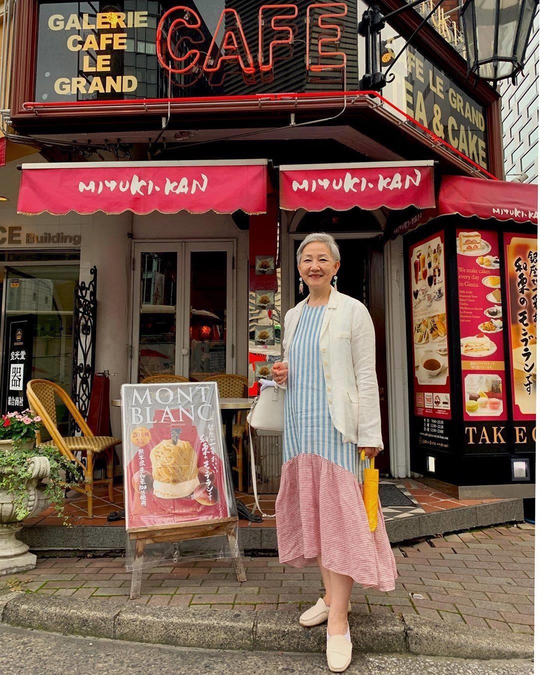 Ba lao 70 tuoi co phong cach an mac tre trung,  sanh dieu anh 3