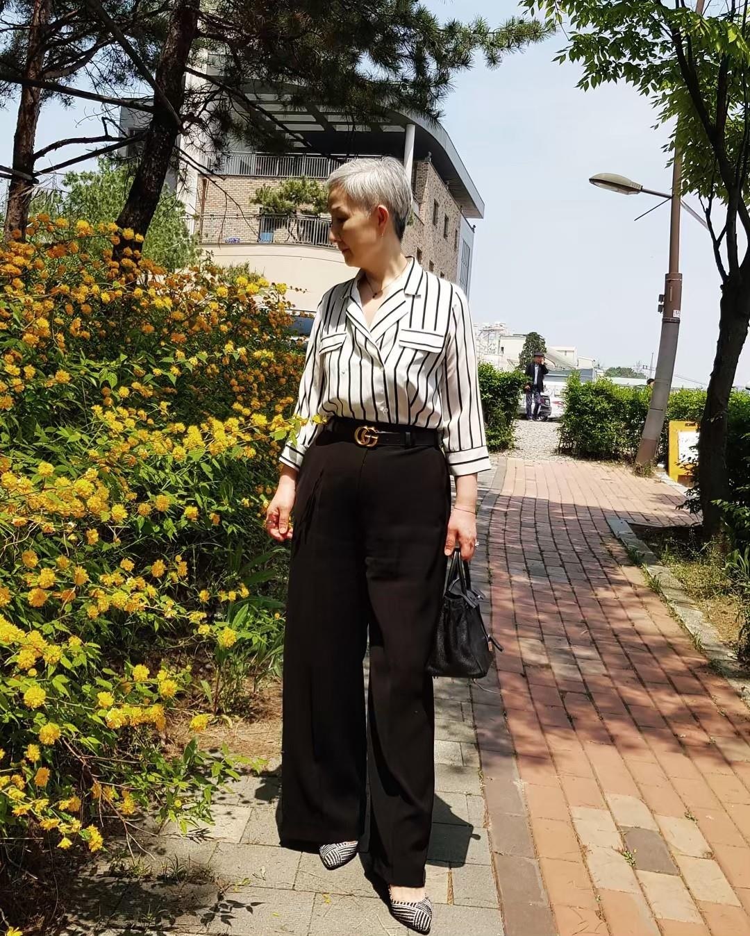 Ba lao 70 tuoi co phong cach an mac tre trung,  sanh dieu anh 12