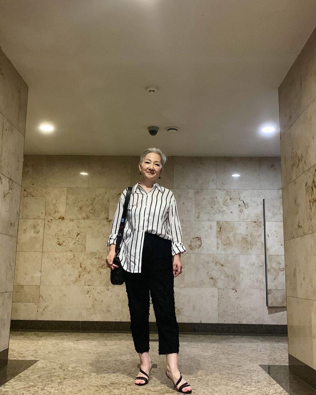 Ba lao 70 tuoi co phong cach an mac tre trung,  sanh dieu anh 8