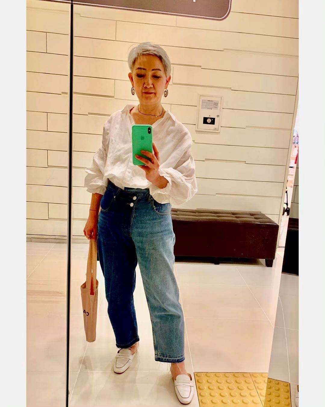 Ba lao 70 tuoi co phong cach an mac tre trung,  sanh dieu anh 13