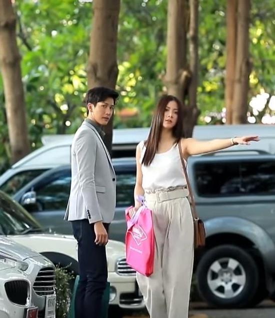 Thoi trang nu chinh phim Chiec la cuon bay anh 10