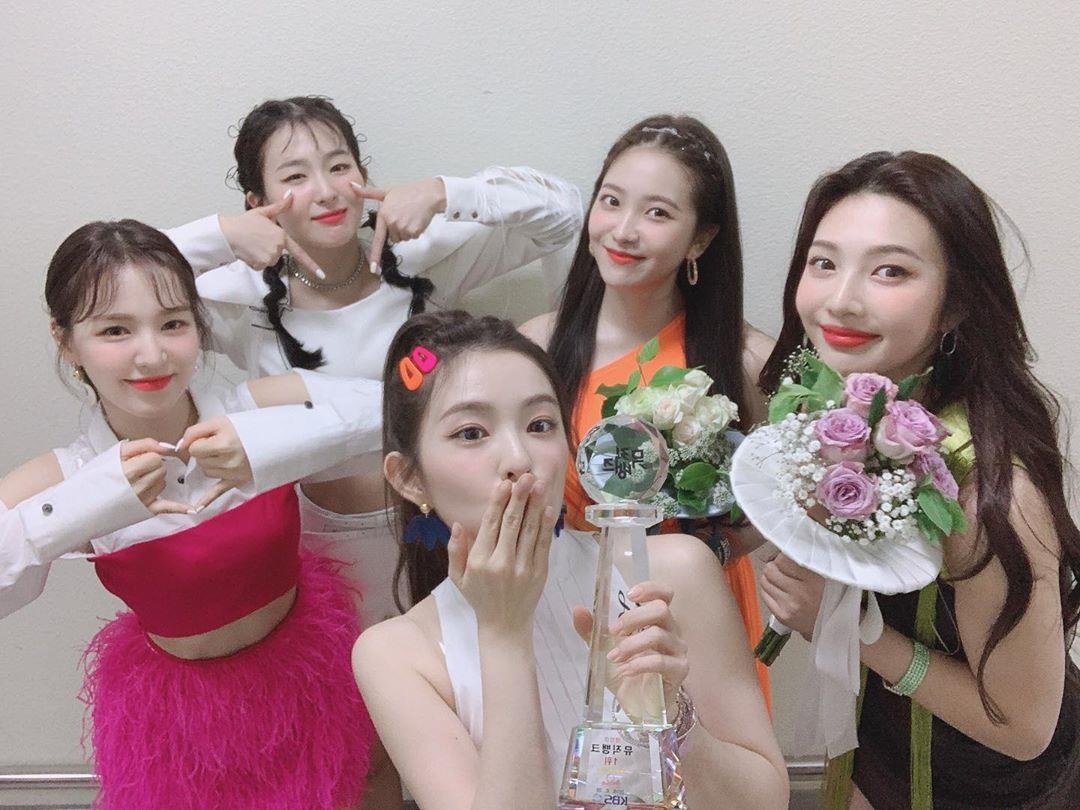 5 thanh vien Red Velvet dong loat doi toc moi: Ai xinh dep nhat? hinh anh