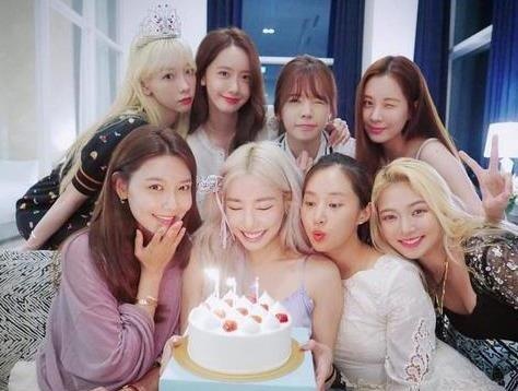 SNSD khoe anh tu hop, nhung day moi la dieu khien fan chu y hinh anh