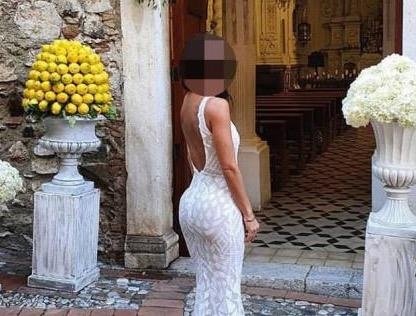 Co gai bi 'nem da' vi mac nham vay den du dam cuoi ban than hinh anh