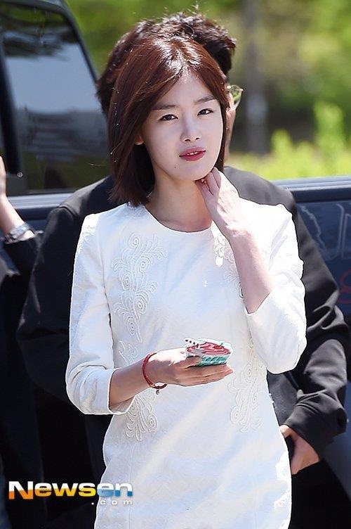 sao bi che kem duyen khi di dam cuoi anh 4