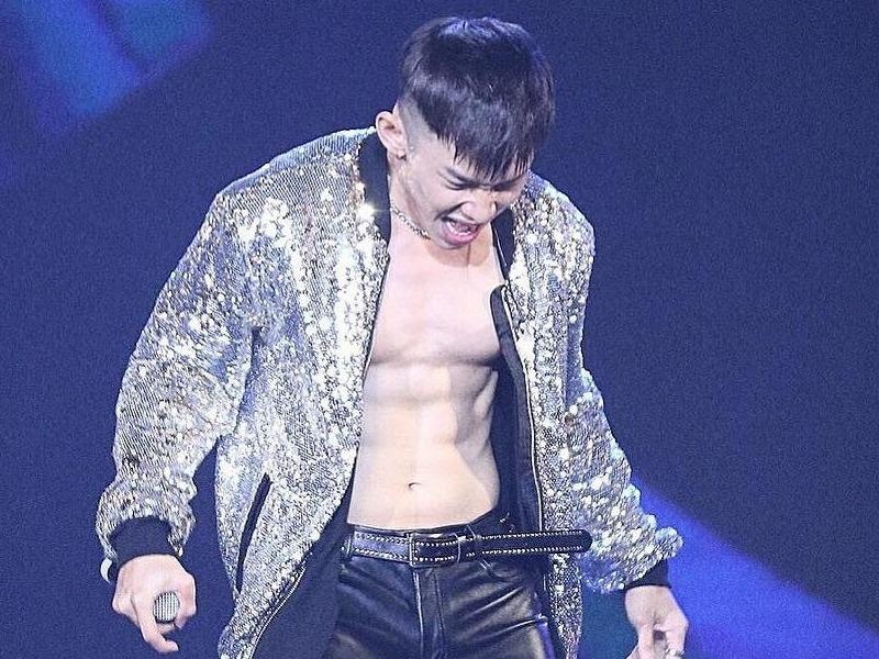 Style 'chat ngau' cua Kay Tran, JustaTee va khach moi Sky Tour 2019 hinh anh