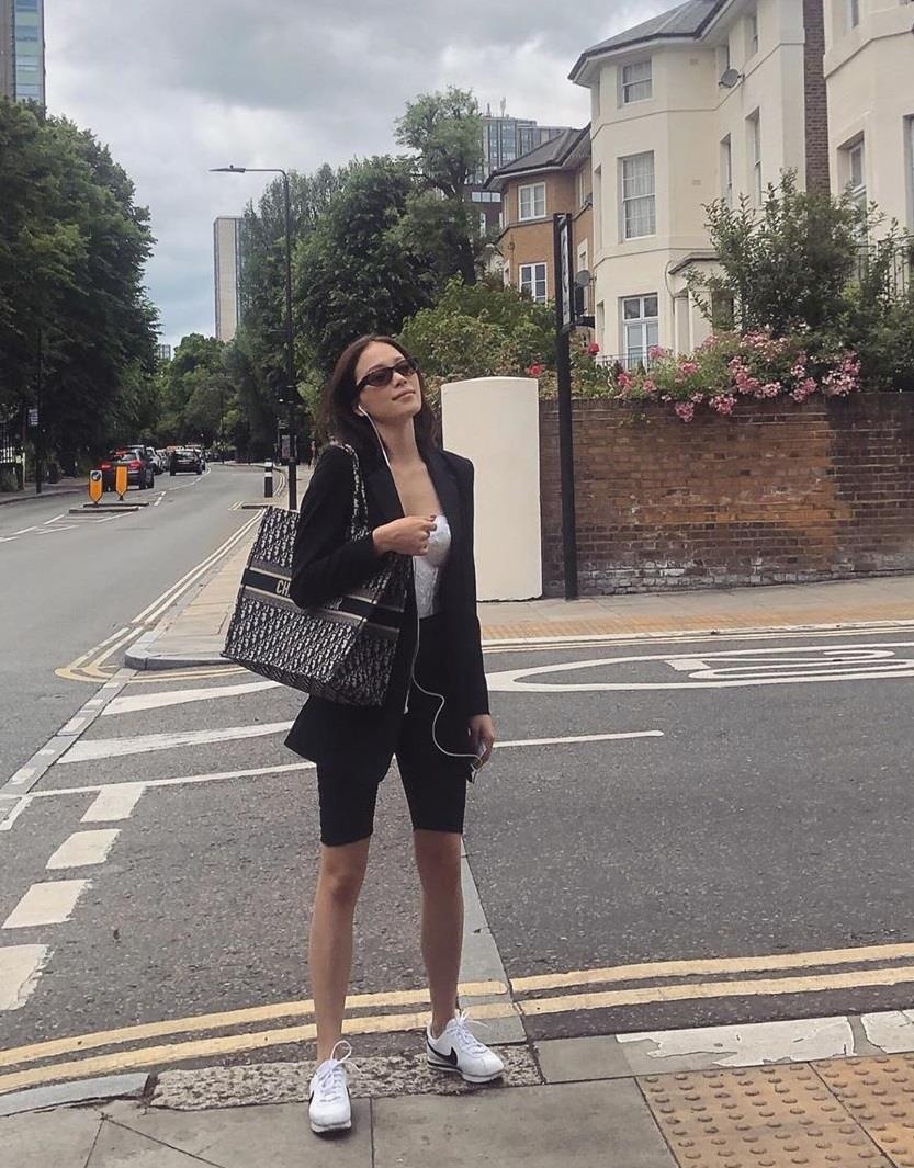 ban gai Phillip Nguyen anh 9