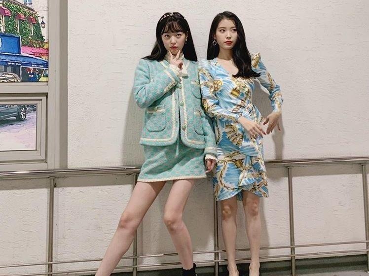 An mac dep, IU va Sulli van bi fan che khi dang anh than thiet hinh anh