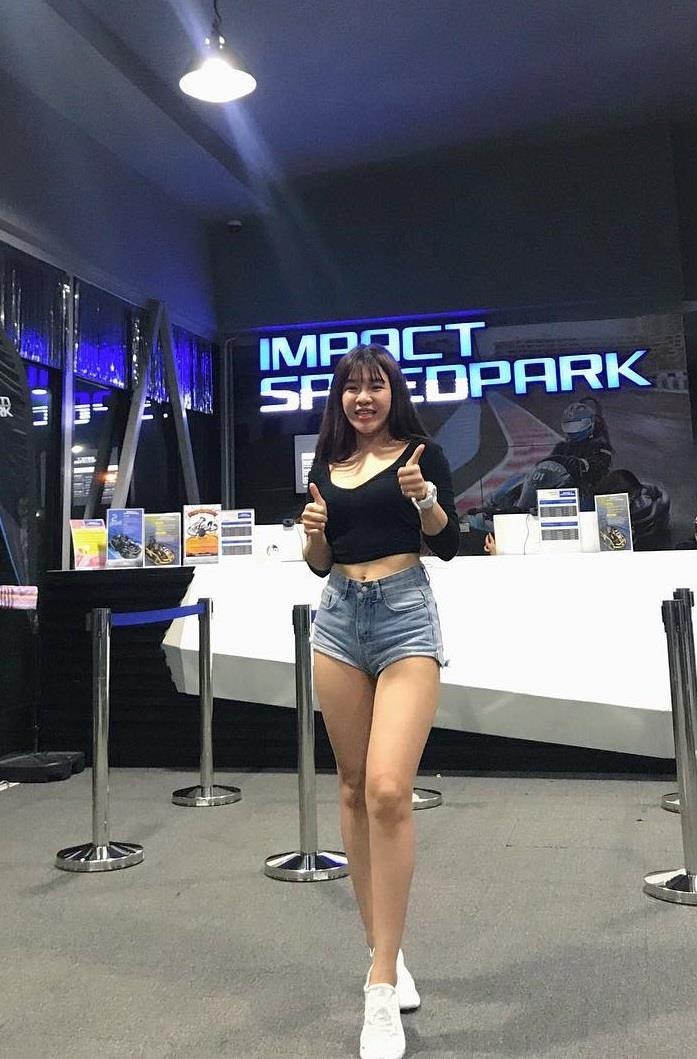 ban gai Dang Van Lam anh 6