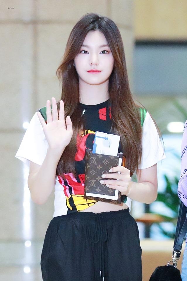 thời trang của Yeji ITZY ảnh 4 thoi trang cua Yeji ITZY anh 4