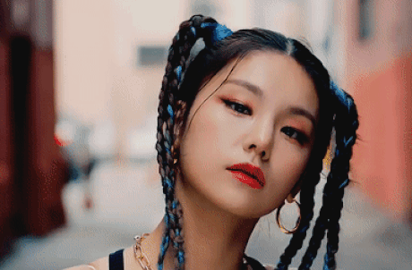 Thanh vien ITZY toa sang tren san khau 'Dalla Dalla' hinh anh