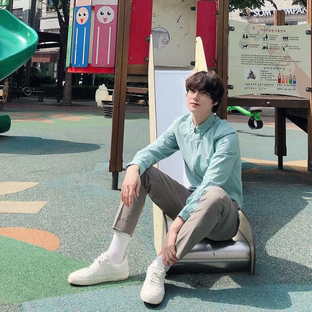 thoi trang nham chan cua Ahn Jae Hyun anh 4