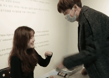Ahn Jae Hyun bi mat toi buoi gap mat fan de co vu vo Goo Hye Sun hinh anh