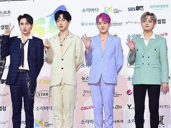 Zero 9 bi che an mac xau, make up lo khi den le trao giai Han Quoc hinh anh