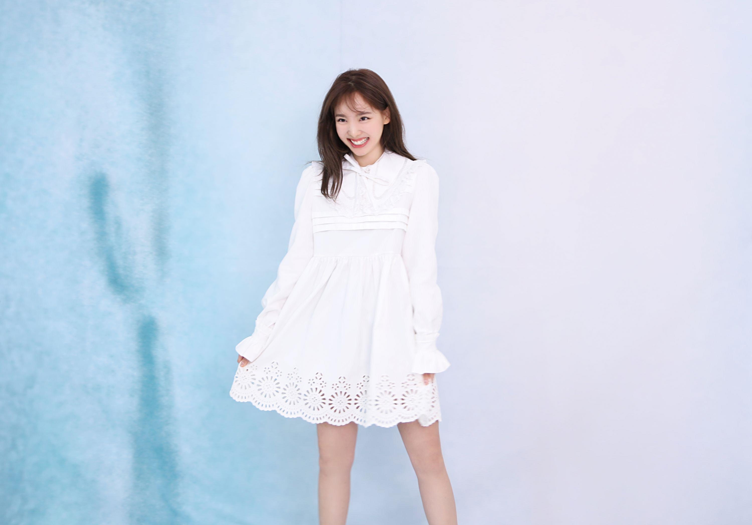 Nhom nu mac hang hieu dat tien anh 7