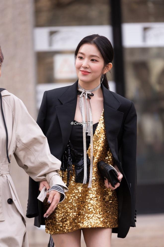 Nhom nu mac hang hieu dat tien anh 16