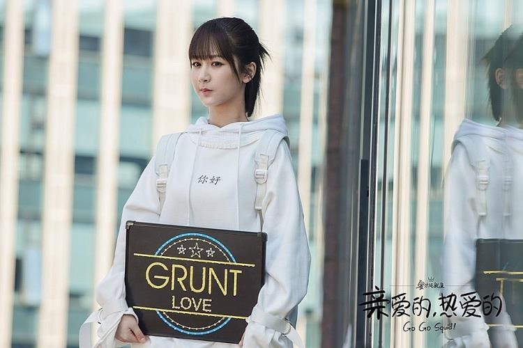 thoi trang san bay tham hoa cua sao Hoa ngu anh 1