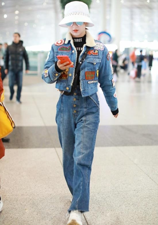 thoi trang san bay tham hoa cua sao Hoa ngu anh 8