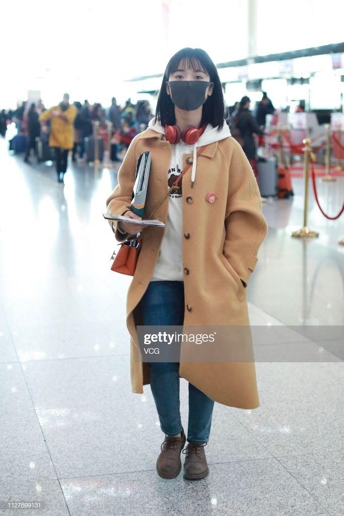 thoi trang san bay tham hoa cua sao Hoa ngu anh 14