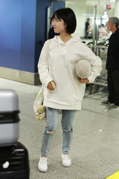 thoi trang san bay tham hoa cua sao Hoa ngu anh 10