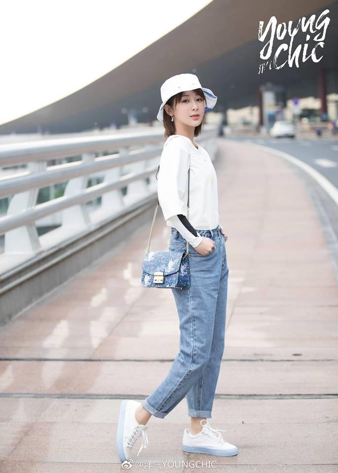 thoi trang san bay tham hoa cua sao Hoa ngu anh 9