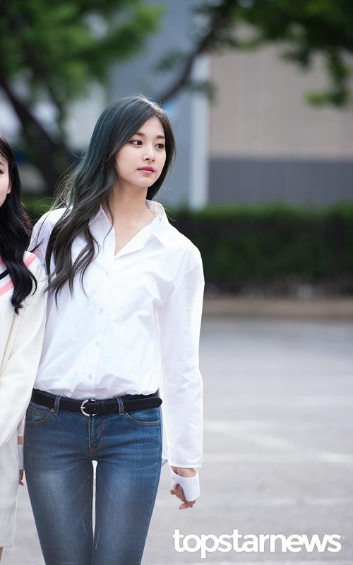 thoi trang cua Irene va Tzuyu anh 12