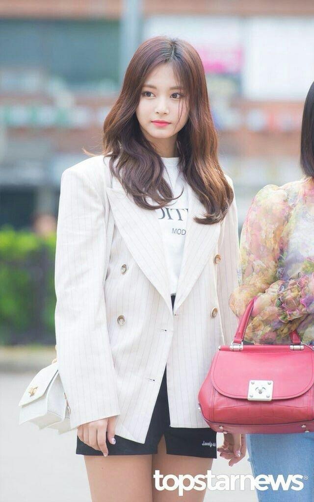 thoi trang cua Irene va Tzuyu anh 11