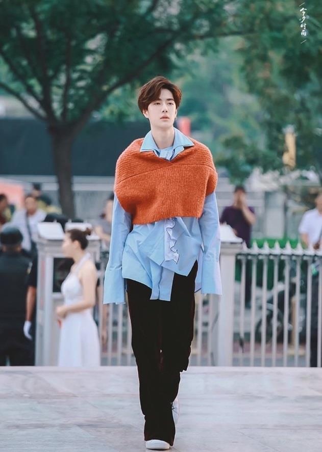 thời trang Vương Nhất Bác ảnh 8 thoi trang Vuong Nhat Bac anh 8