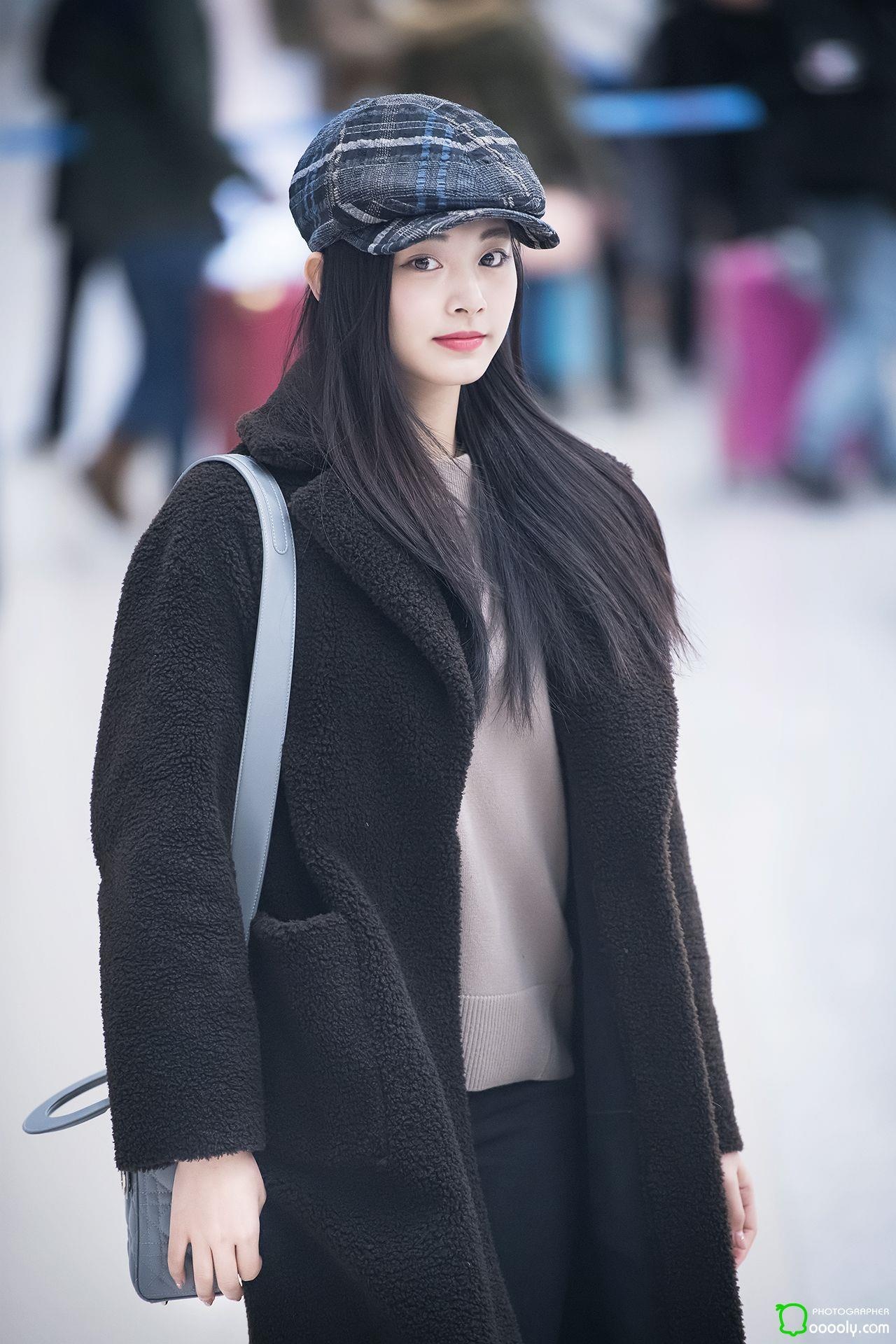 thoi trang cua Irene va Tzuyu anh 10