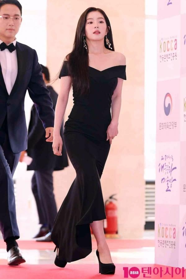 thoi trang cua Irene va Tzuyu anh 9