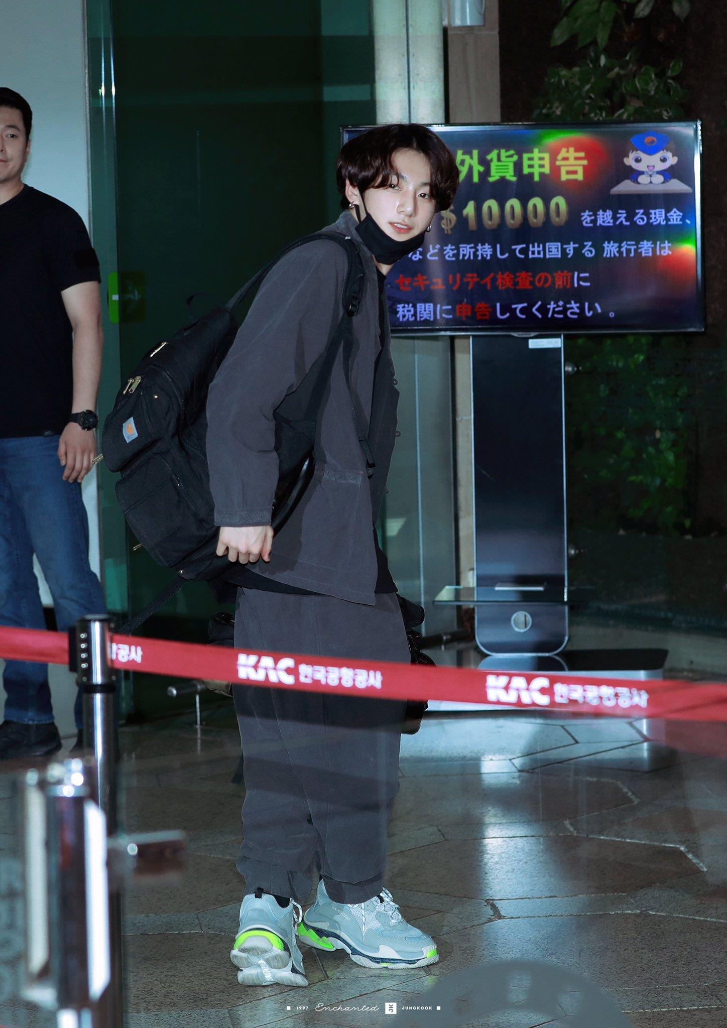 Thanh sold out Jungkook anh 3