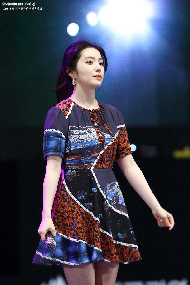 Red Velvet mac vay ngan anh 5