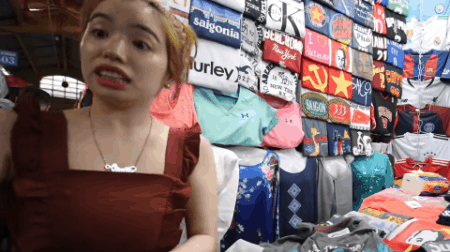 Anh Tay thu di vao cho Ben Thanh mua do nhai hinh anh