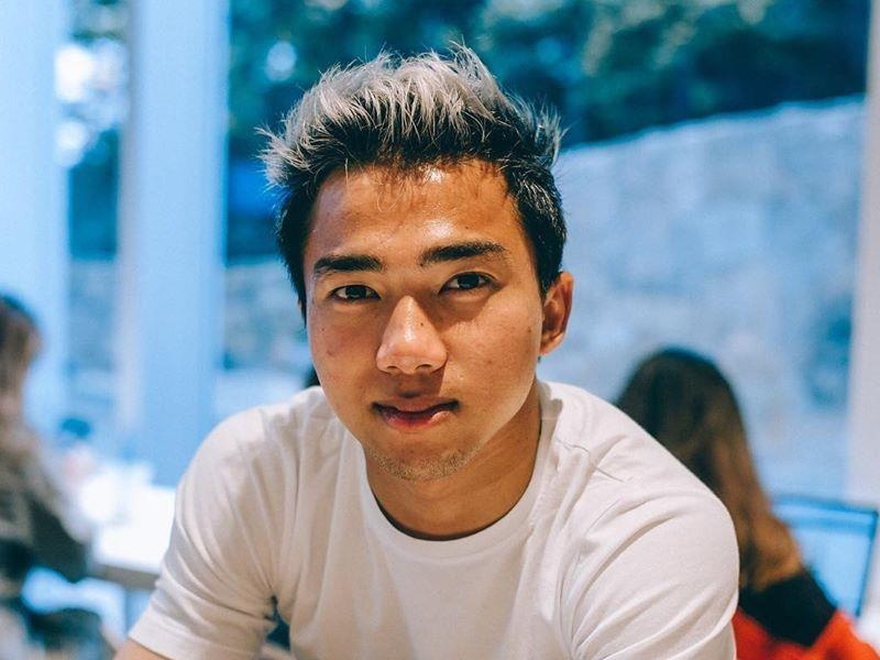 Cau thu Chanathip vua danh guitar vua hat tang fan hinh anh